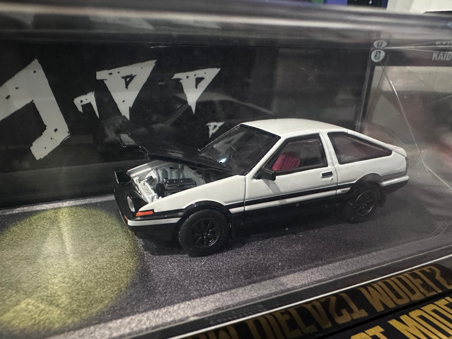 Hobby JAPAN Toyota SPRINTER TRUENO GT APEX (AE86) / INITIAL D Engine Mounted Model VS Tomoyuki Tachi HJ641052DD