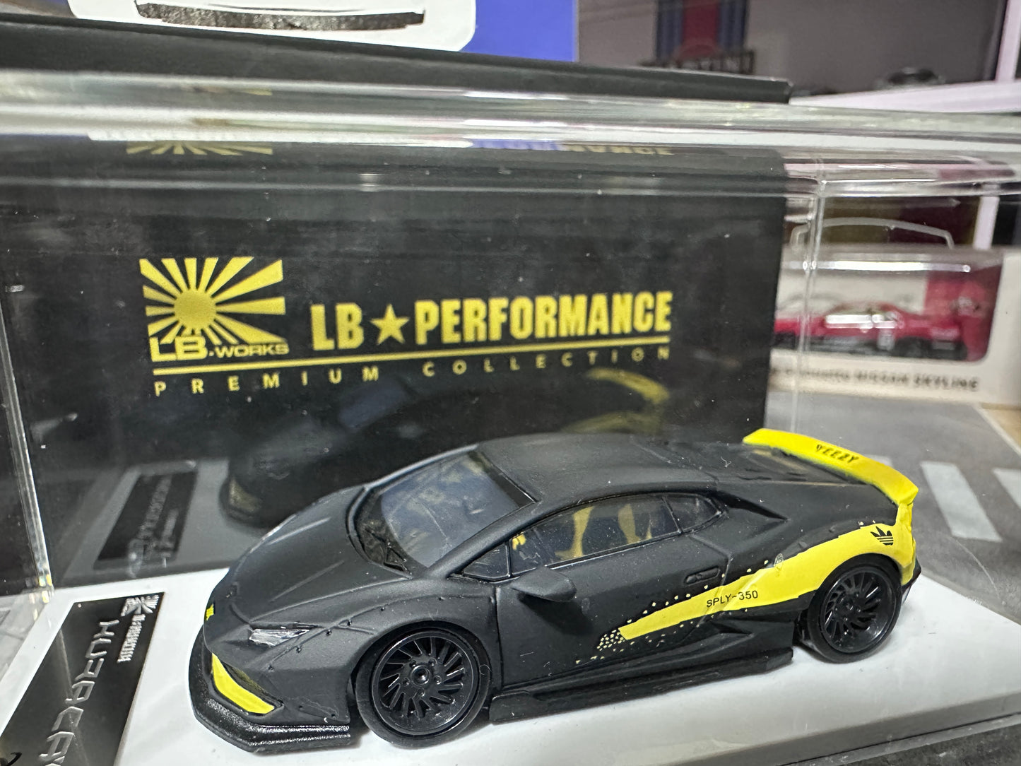 LB PERFORMANCE 1:64 LIBERTY WALK LB-WORKS Huracan LP610 Matt Black/Yellow Resin