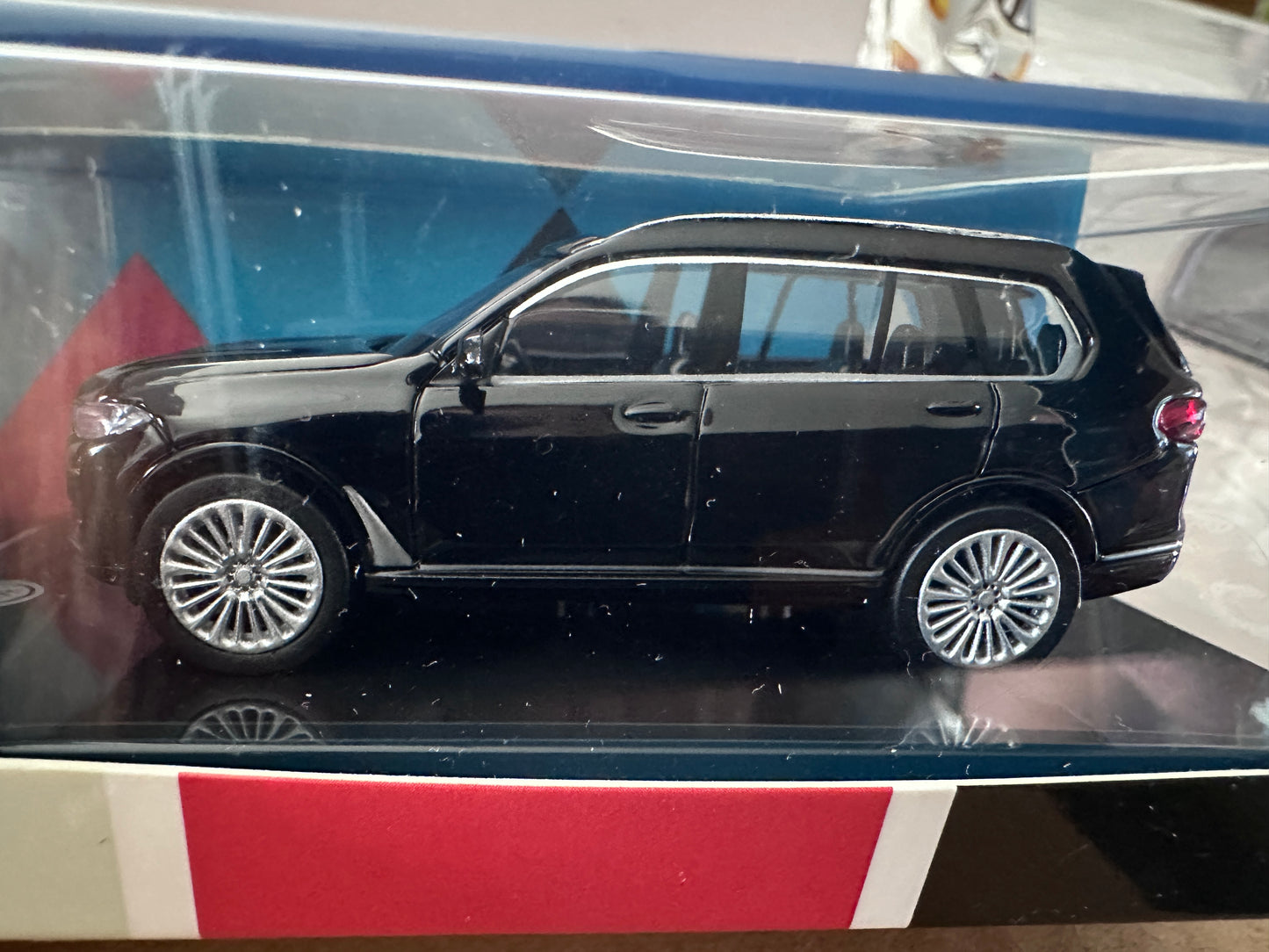Para64 BMW X7 Black RHD PA-65191