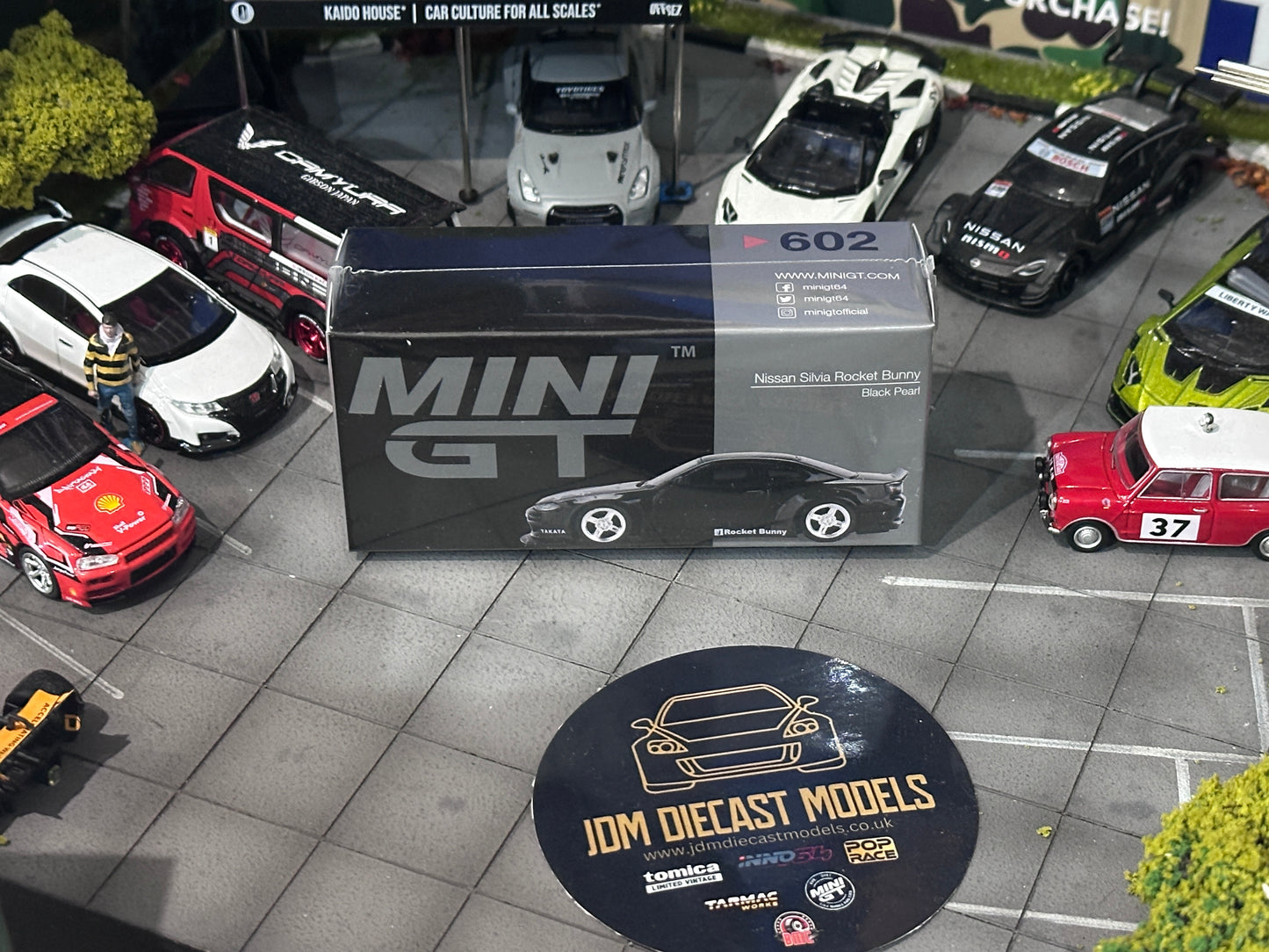 Mini GT Nissan Silvia (S15) Rocket Bunny (Black Pearl) MGT00602