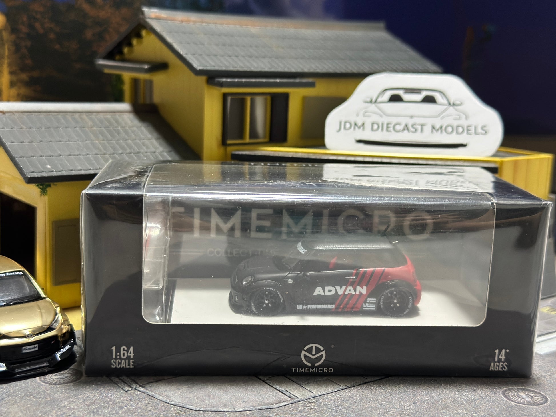 TIMEMICRO LBWK Mini Cooper ADVAN with Figurine – JDM Diecast Models