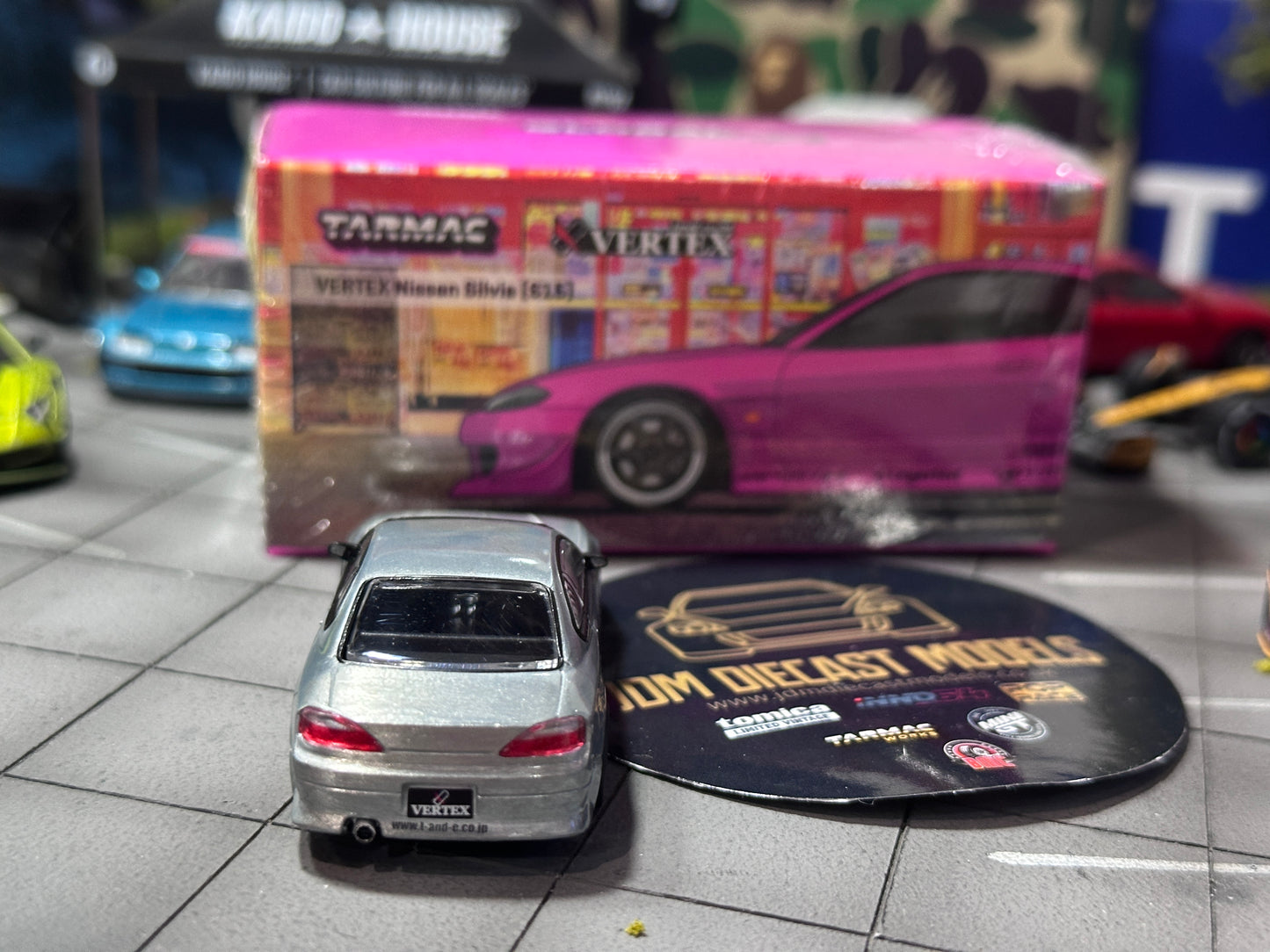 [Chase] Tarmac Works VERTEX Nissan Silvia (S15) Pink T64G-023-PI