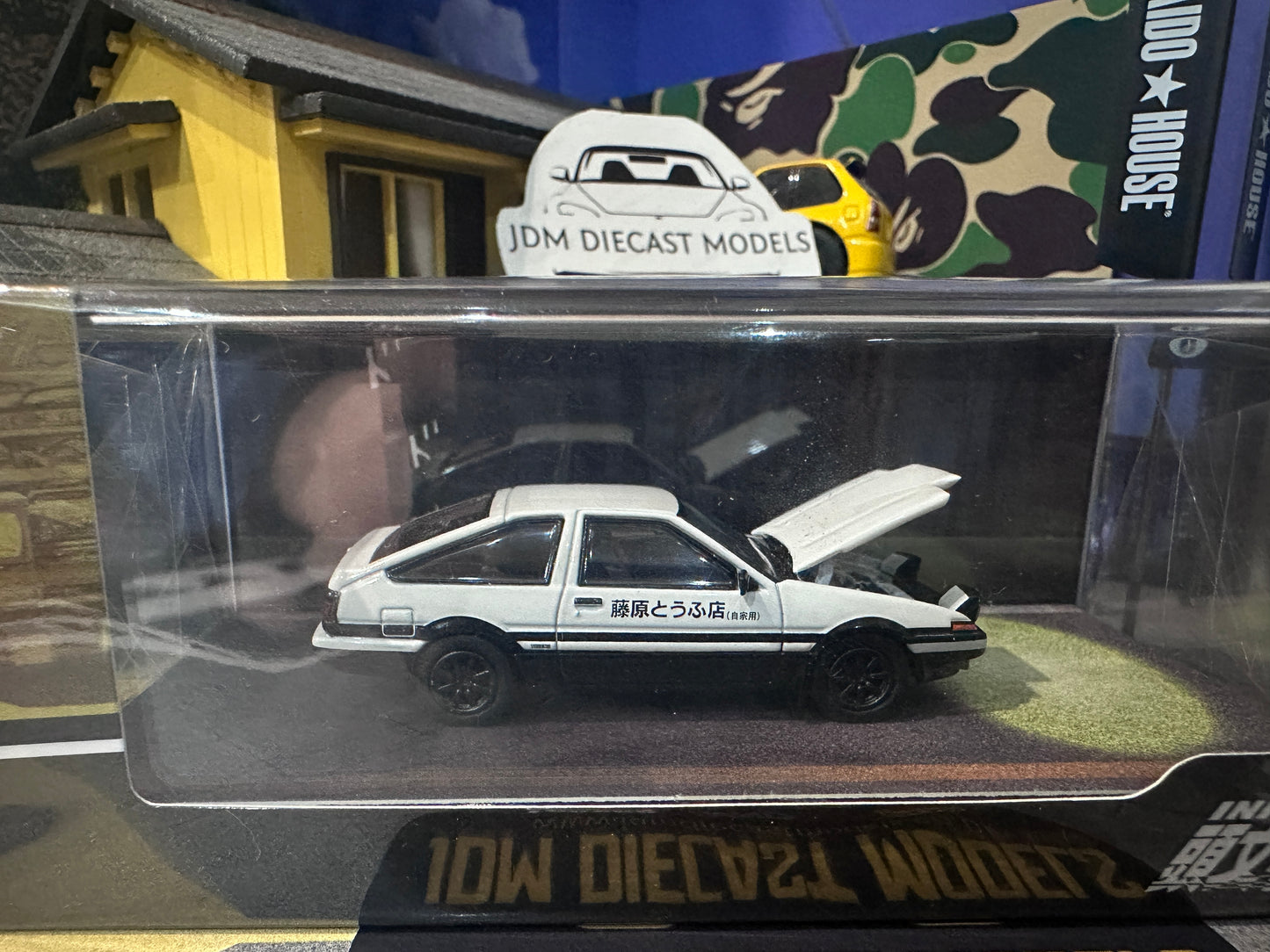 Hobby Japan Toyota SPRINTER TRUENO (AE86) / Initial D with Engine Model with Keisuke Takahashi HJ641052DA