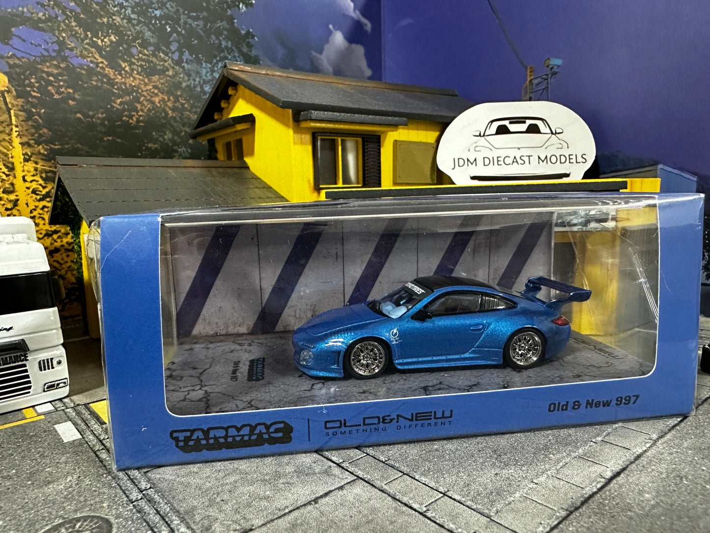 Tarmac Works Old & New 997 Blue Metallic T64-TL053-BLM