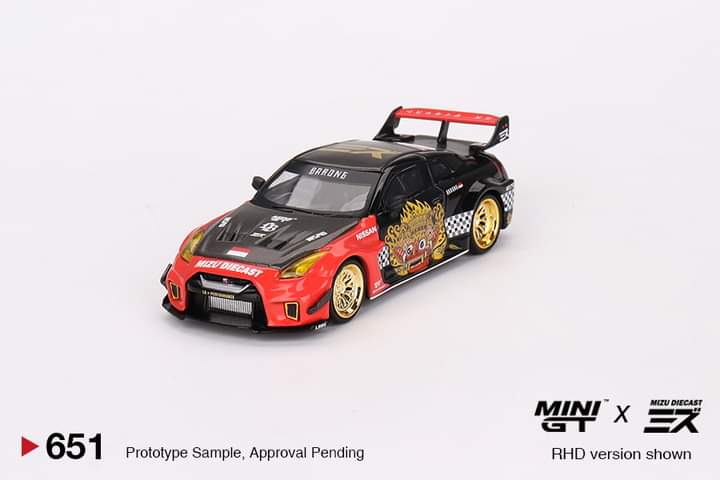 Mini GT x Mizu Diecast Collaboration LBWK R35 35GT-RR & Silvia S15