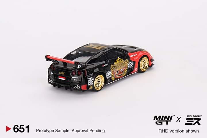 Mini GT x Mizu Diecast Collaboration LBWK R35 35GT-RR & Silvia S15