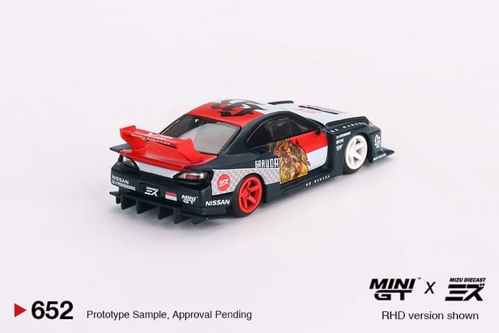 Mini GT x Mizu Diecast Collaboration LBWK R35 35GT-RR & Silvia S15