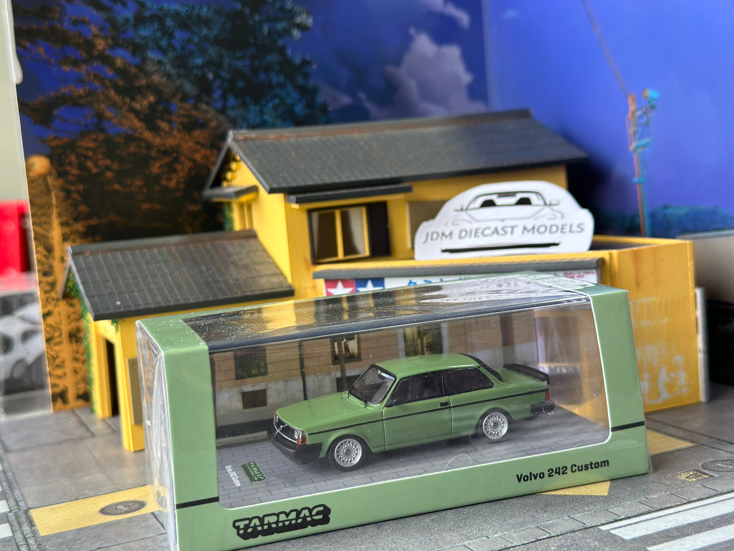TARMAC WORKS Patrik Lindgren's Volvo 242 Custom