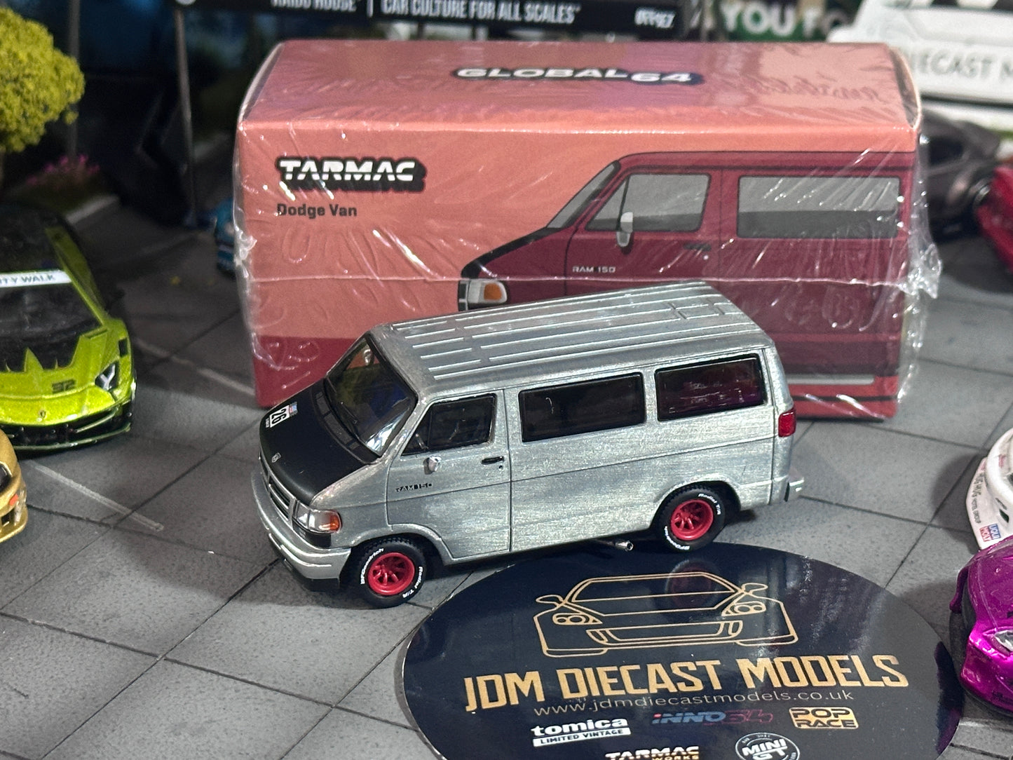 [Chase] Tarmac Works Dodge Van Red T64G-TL032-RE