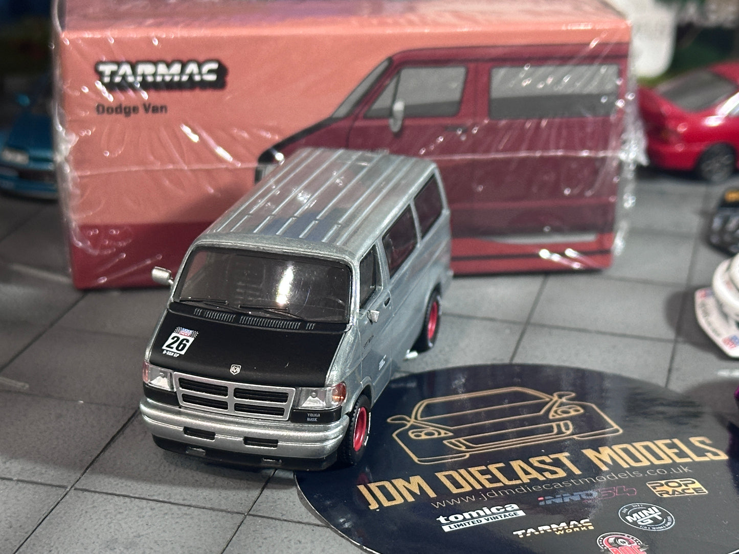 [Chase] Tarmac Works Dodge Van Red T64G-TL032-RE