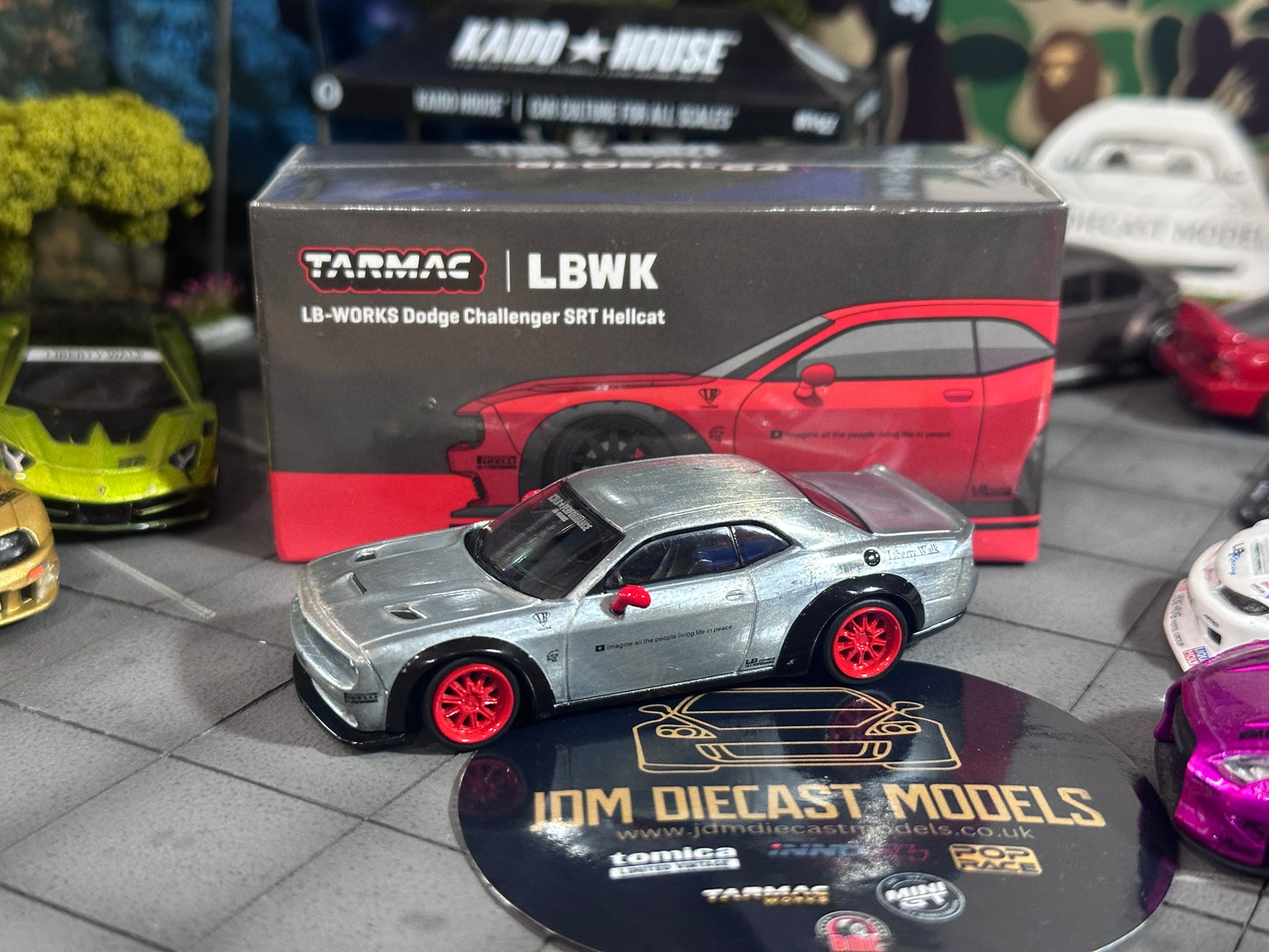 [Chase] Tarmac Works LB-WORKS Dodge Challenger SRT Hellcat Red