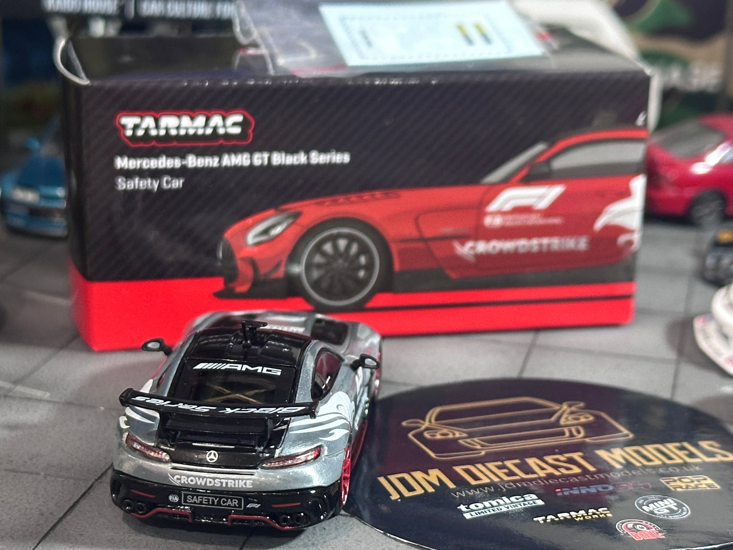 [Chase] Tarmac Works Global 64 Mercedes-Benz AMG GT Black Series Safety Car T64G-042-SC