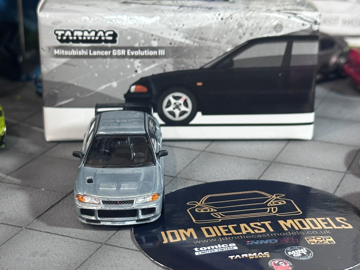 [Chase] Tarmac Works Mitsubishi Lancer GSR Evolution III Black T64G-050-BK