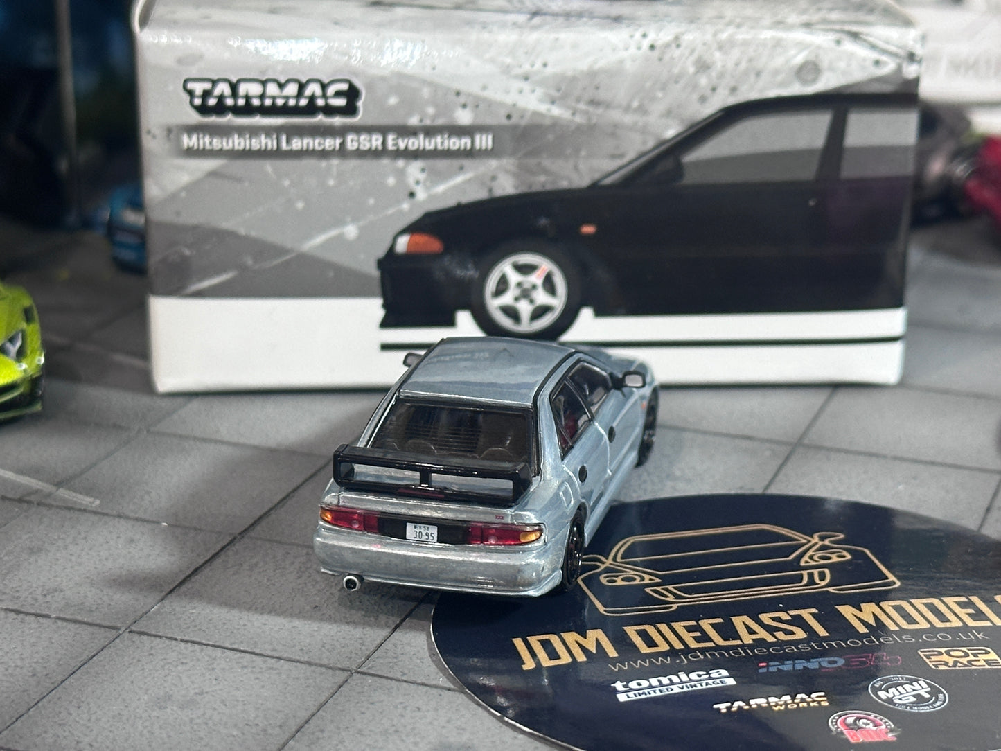 [Chase] Tarmac Works Mitsubishi Lancer GSR Evolution III Black T64G-050-BK