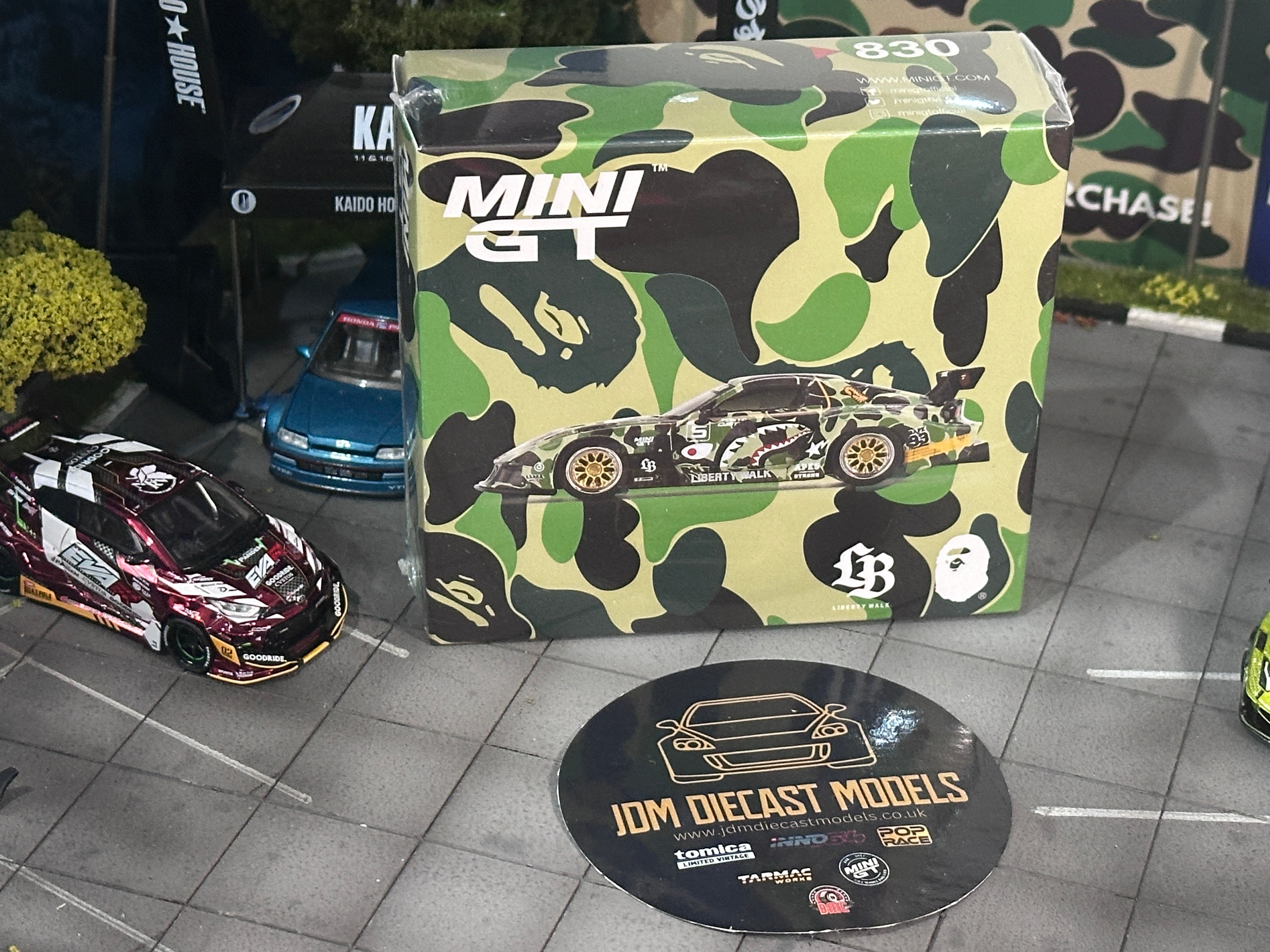 MINI GT Mazda RX-7 リバティーウォーク　BAPE BAPE X LBWK 】MINI GT ABC CAMO FD RX7 1/18 | bape.com