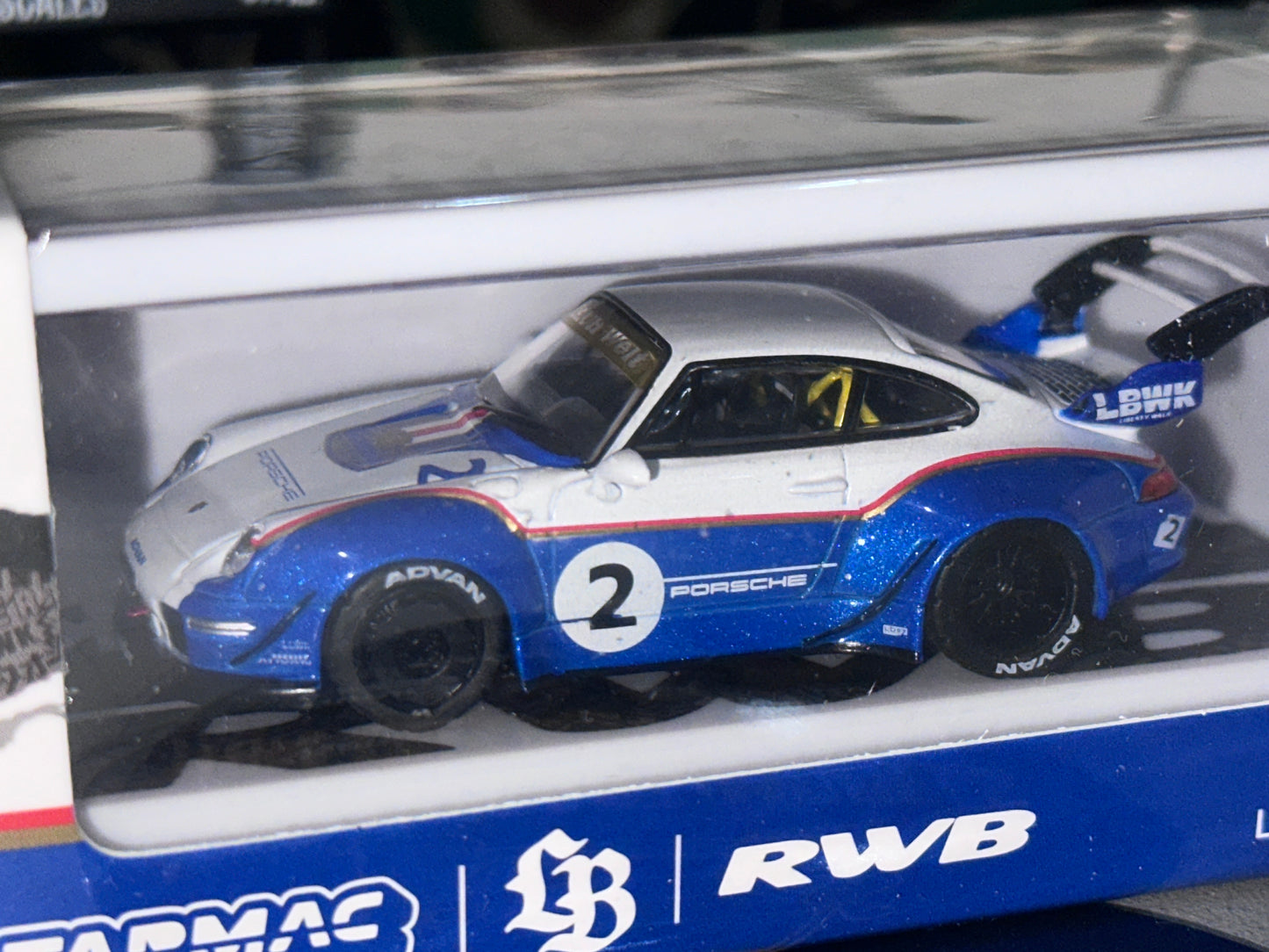 Tarmac Works RWB 993 Liberty Walk T64-TL017-LBWK2