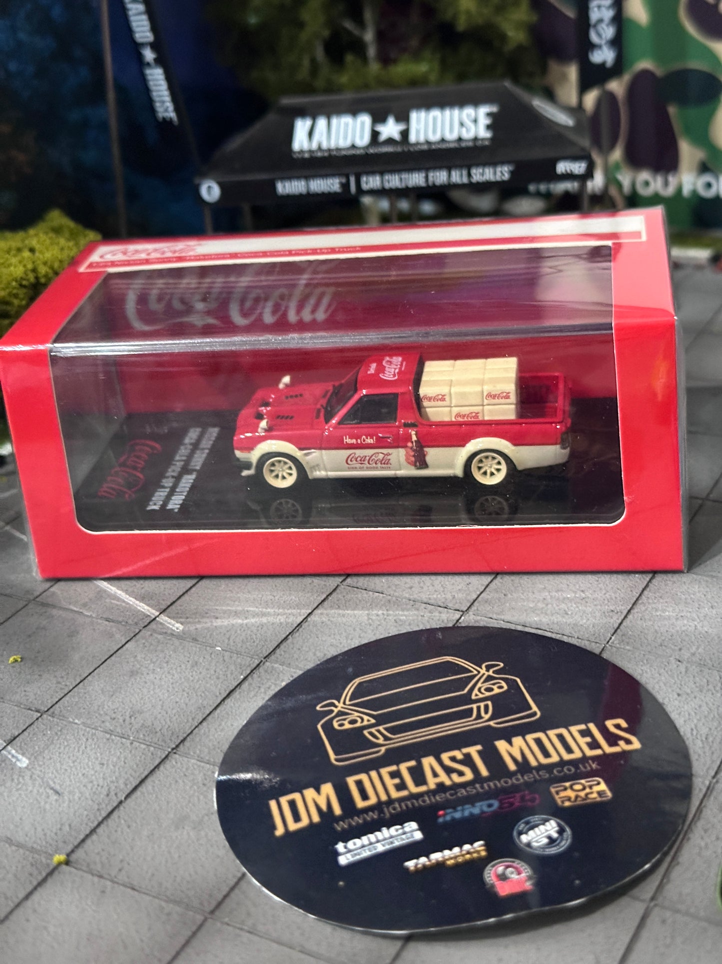Inno64 Nissan Sunny "Hakotora" Coca Cola Pick Up Truck COKE028
