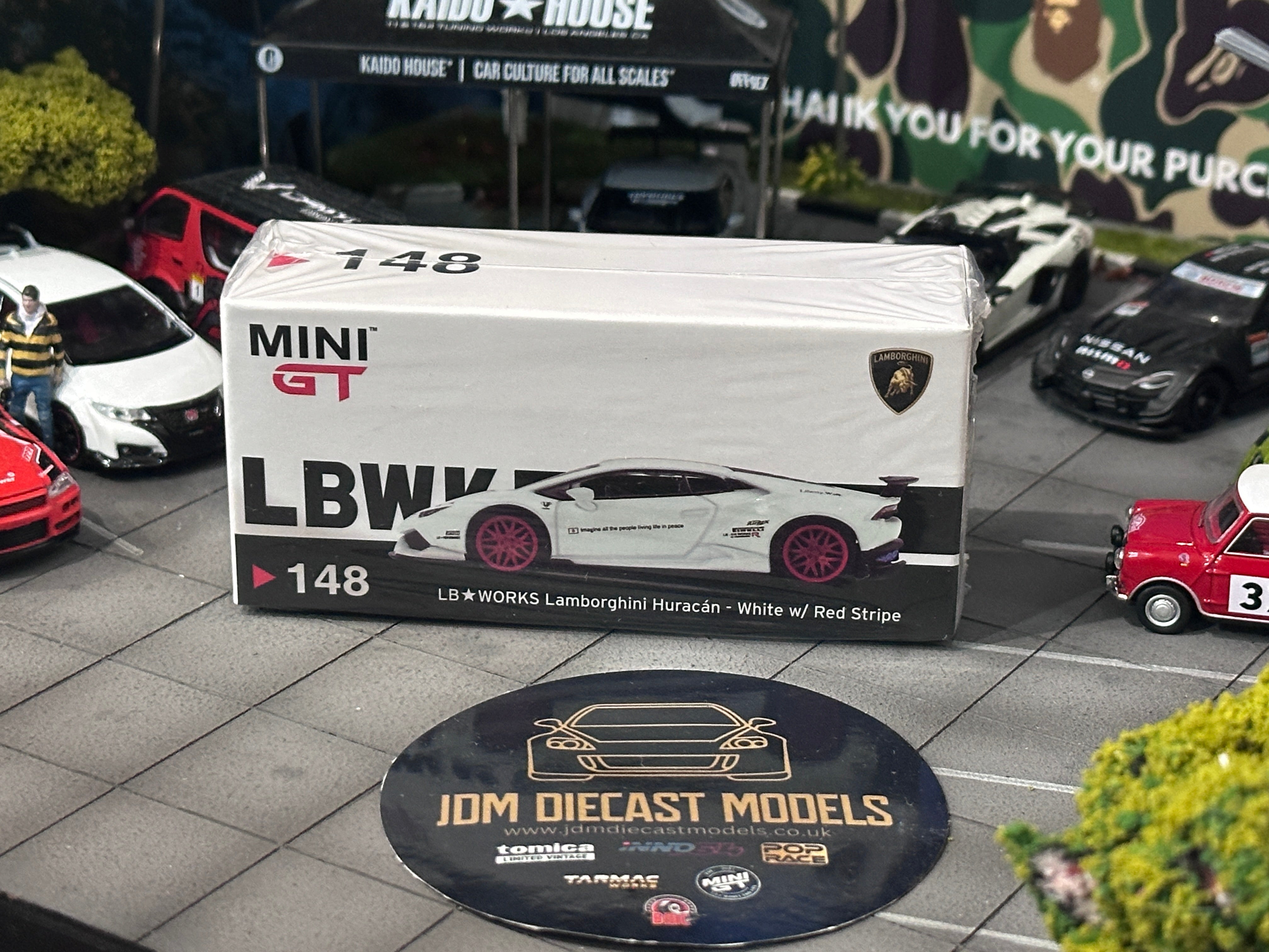 Mini GT LB☆WORKS Lamborghini Huracán ver. 1 White w/ Red Stripe