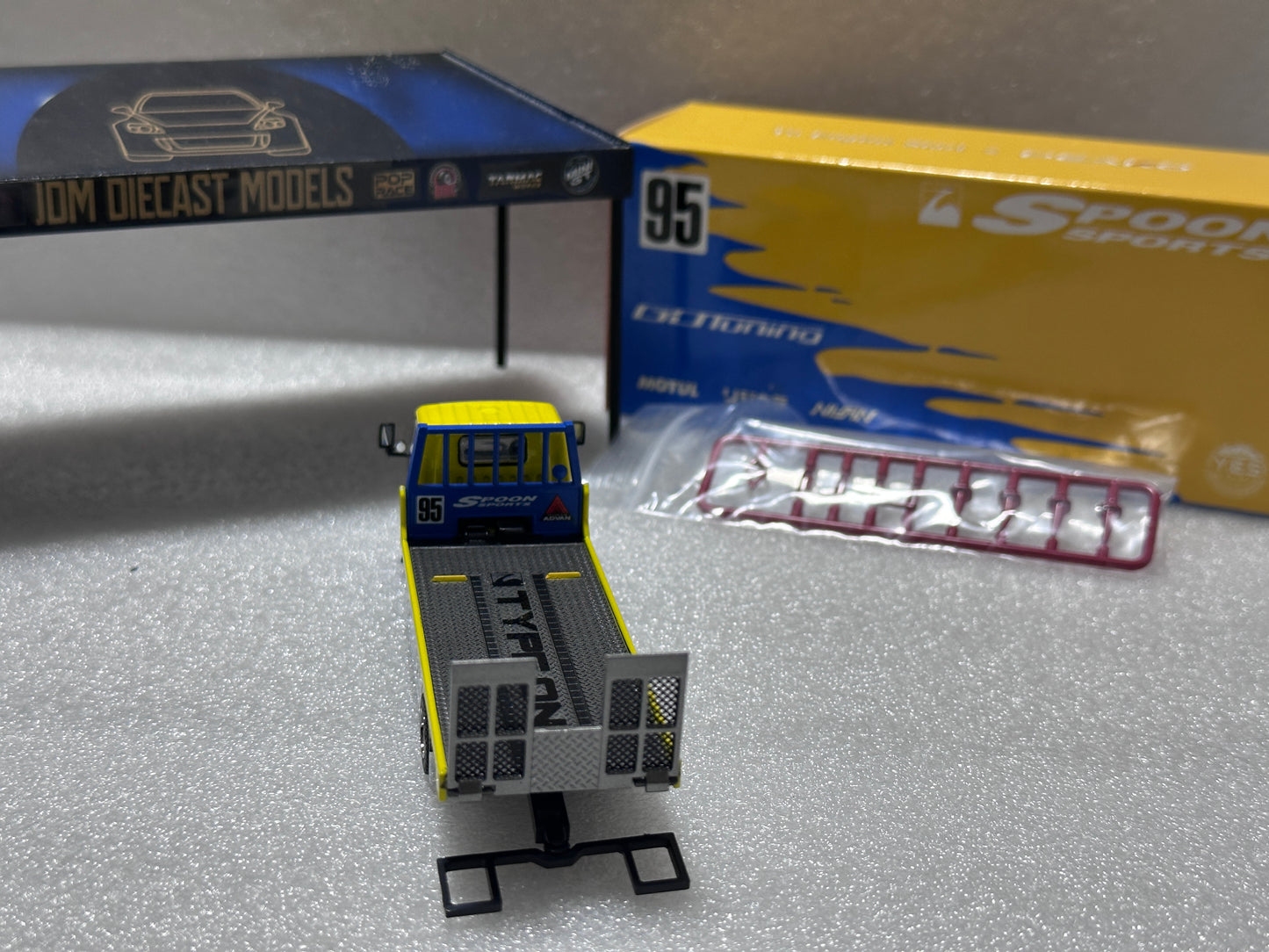 YES X Peako Isuzu Flatbed Tow Truck Spoon Sport Ltd 2000 pcs