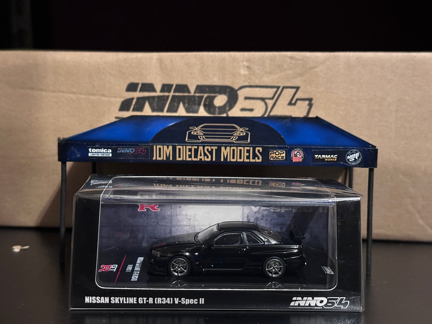 Inno64 Nissan Skyline GT-R R34 V-Spec II Black IN64-R34VS-BLA