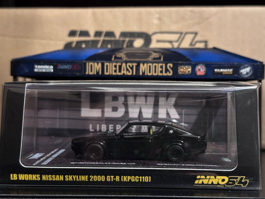 Inno64 NISSAN SKYLINE 2000 GT-R (KPGC110) LB WORKS "KENMERI" BLACK IN64-KPGC110LB-BLA