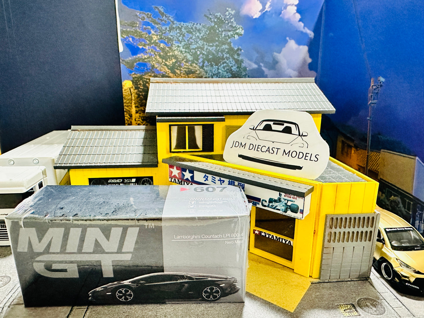 MiniGT Lamborghini Countach LPI 800-4 Nero Maia MGT00607-L
