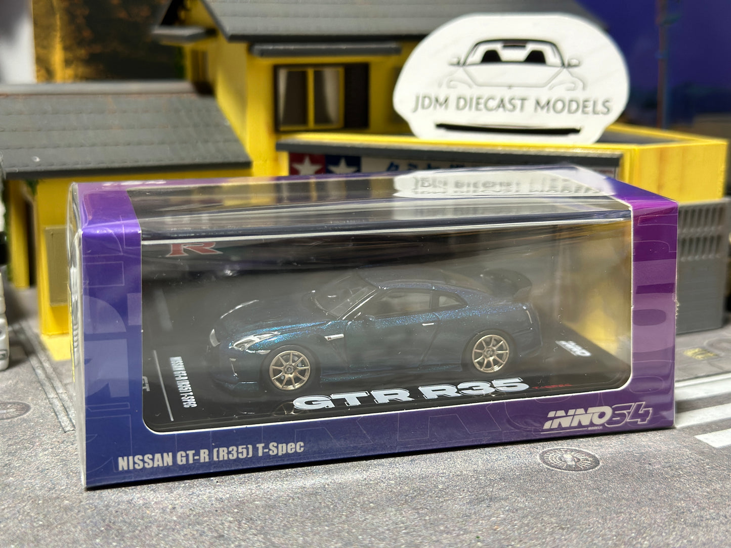 Inno64 Die-Cast Nissan GT-R (R35) T-SPEC Midnight Purple