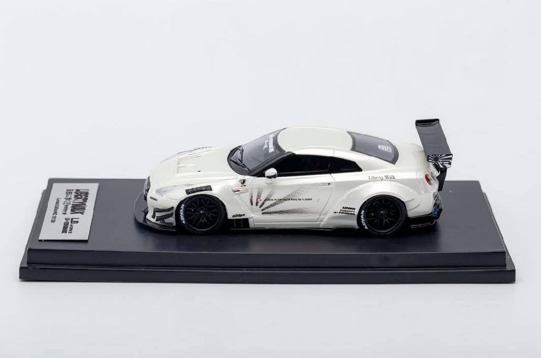 Impossible Perfect LB Skyline GT-R R35 V2 Pearl White Resin LBWK